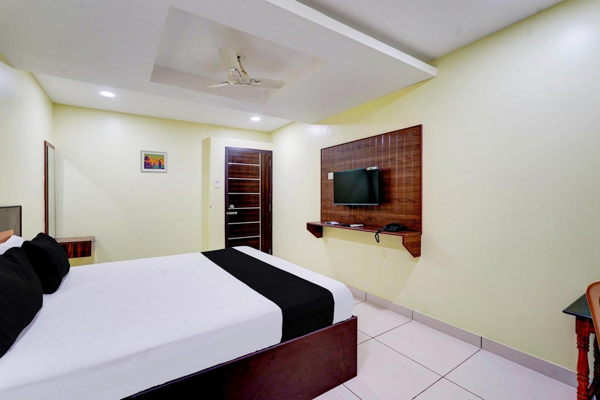 Super Hotel O Perungalathur Near Bus Stand チェンナイ エクステリア 写真