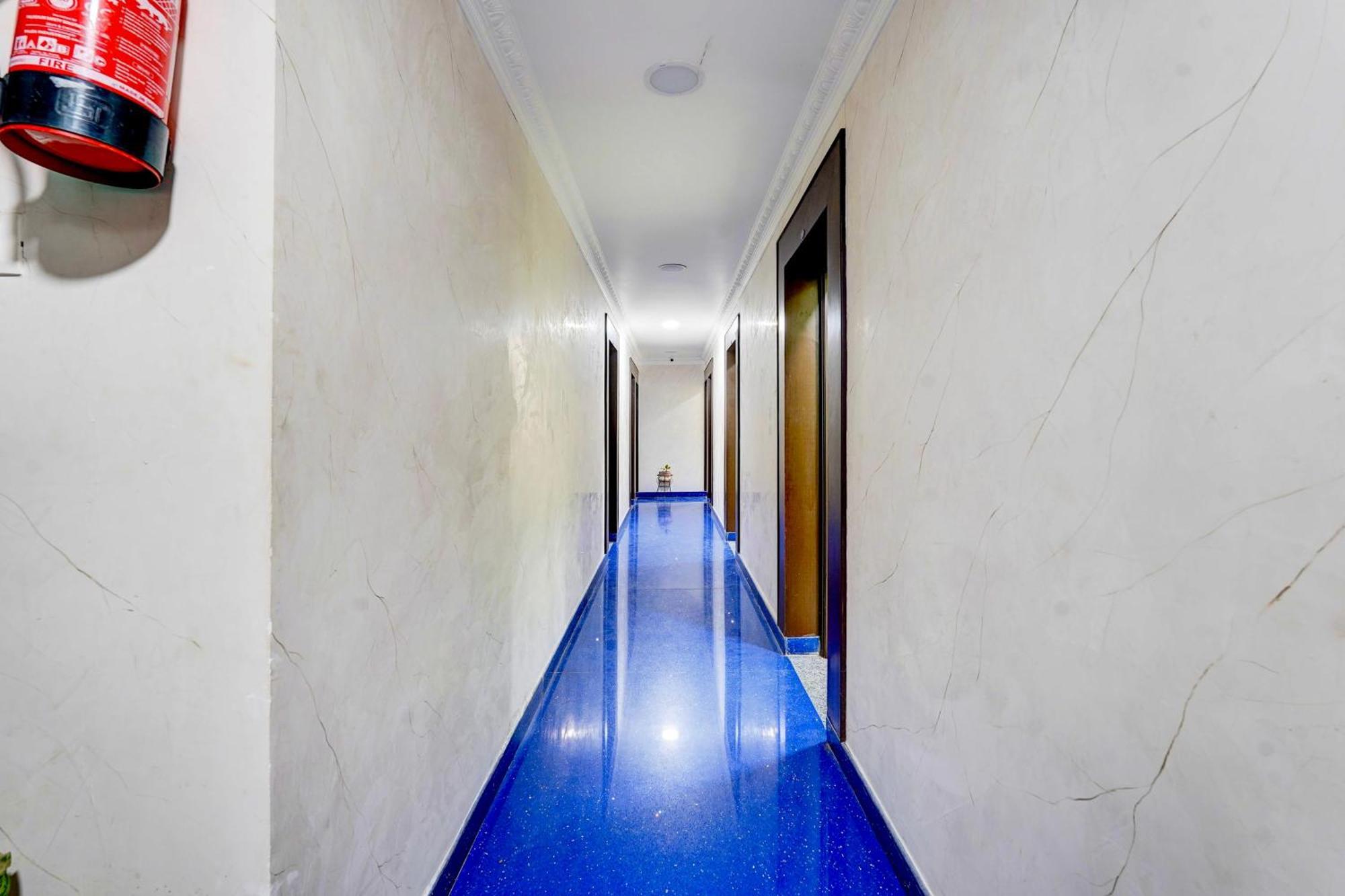 Super Hotel O Perungalathur Near Bus Stand チェンナイ エクステリア 写真