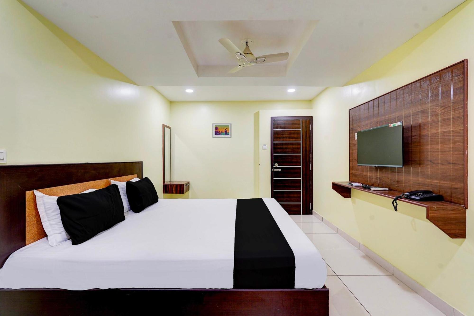 Super Hotel O Perungalathur Near Bus Stand チェンナイ エクステリア 写真