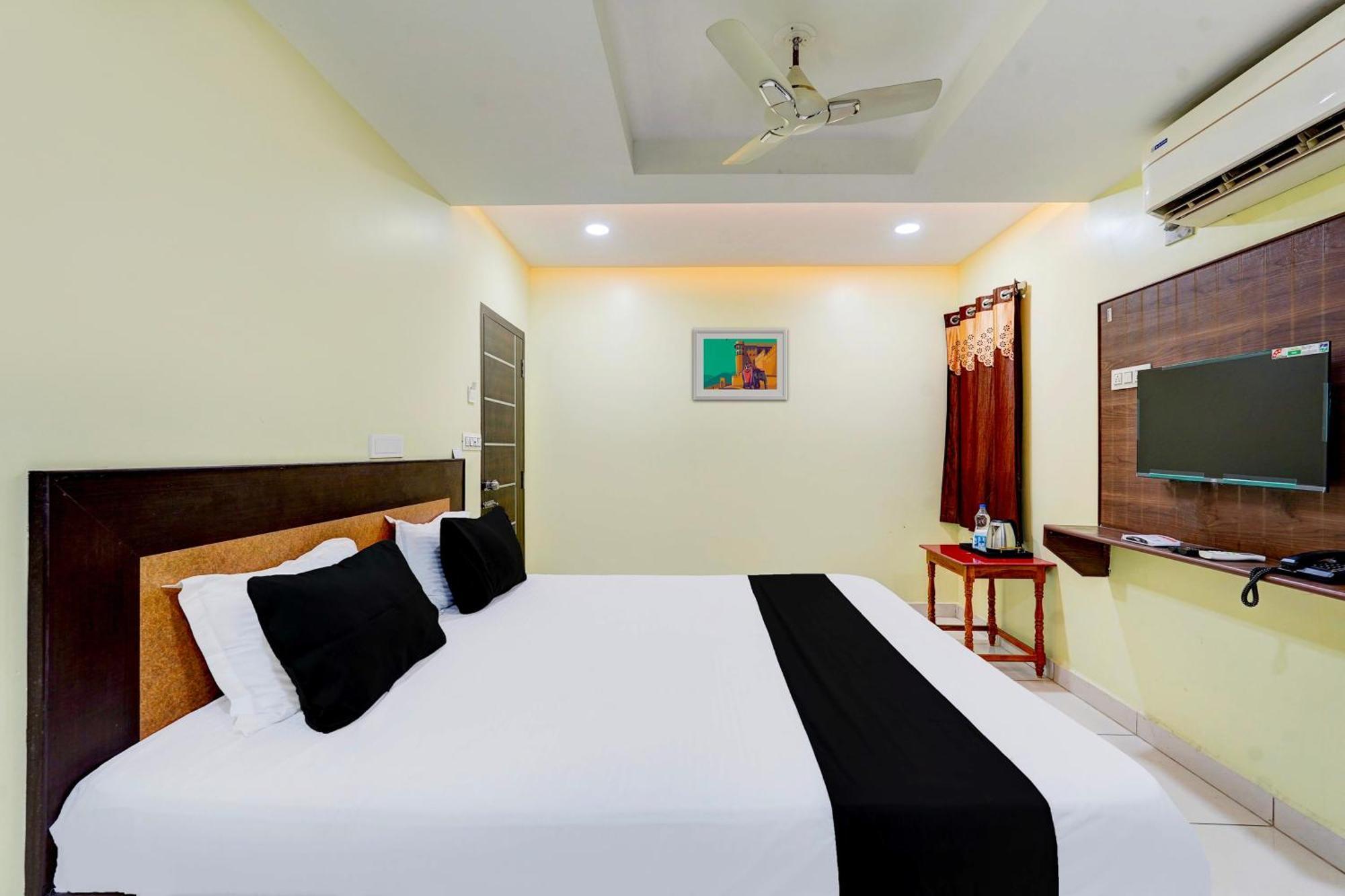 Super Hotel O Perungalathur Near Bus Stand チェンナイ エクステリア 写真