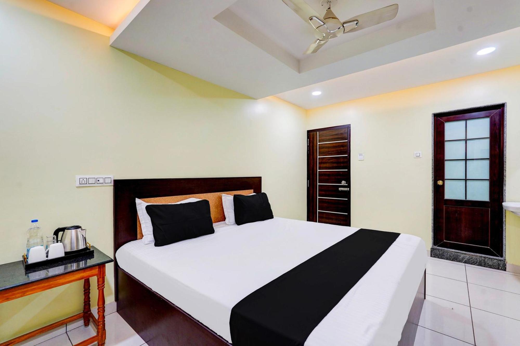 Super Hotel O Perungalathur Near Bus Stand チェンナイ エクステリア 写真