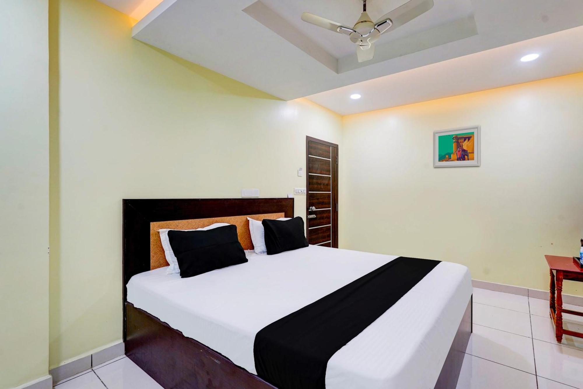 Super Hotel O Perungalathur Near Bus Stand チェンナイ エクステリア 写真